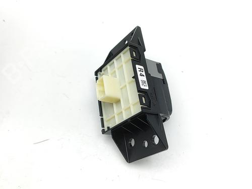 Switch TOYOTA COROLLA Estate (_E21_) 1.8 Hybrid (ZWE211) | BP29812674I30