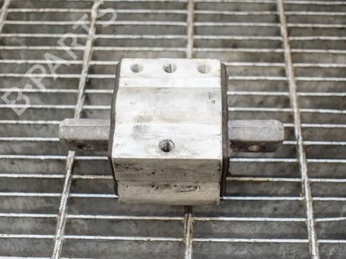 Used Gearbox mount Gearbox mount MERCEDES-BENZ CLC-CLASS (CL203) CLC 220 CDI (203.708) (150 hp) 6747381 6747381