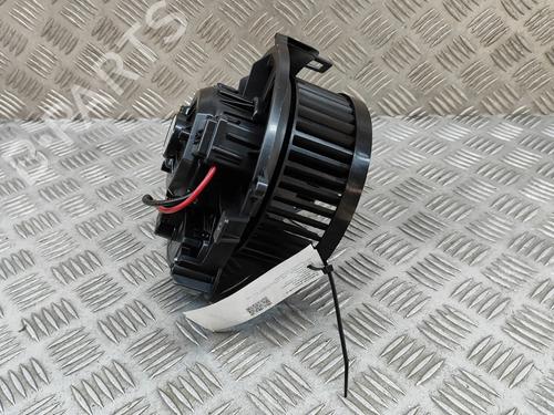Heater blower motor VW GOLF VIII (CD1, DA1) 2.0 TSI | BP27771379M62