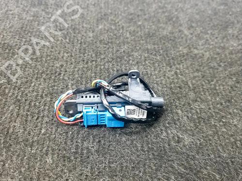 Câmera TESLA MODEL 3 (5YJ3) EV AWD (351 hp) 27748632