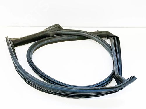 Used Rubber door seal TESLA MODEL 3 (5YJ3) EV (283 hp) 30394165