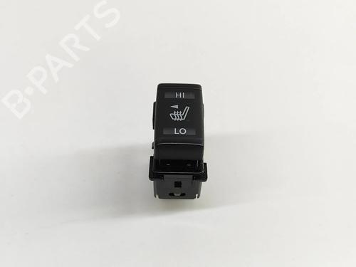 switch-nissan-leaf-ze1-2017-27791911 main image