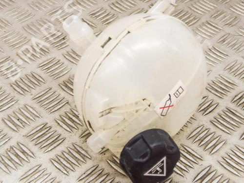 Used Expansion tank PEUGEOT 2008 II (UD_, US_, UY_, UJ_, UR_, UC_) e-2008 (UKZKXZ) (136 hp) 27764248