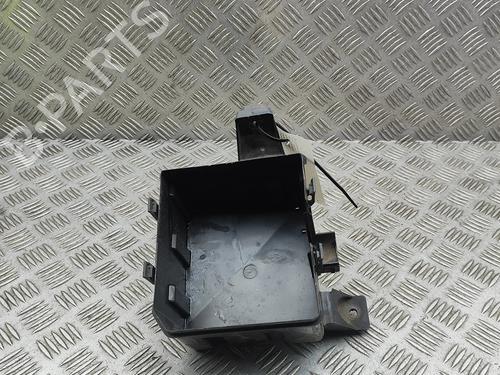 Used Fuse box Fuse box 38268186 38268186