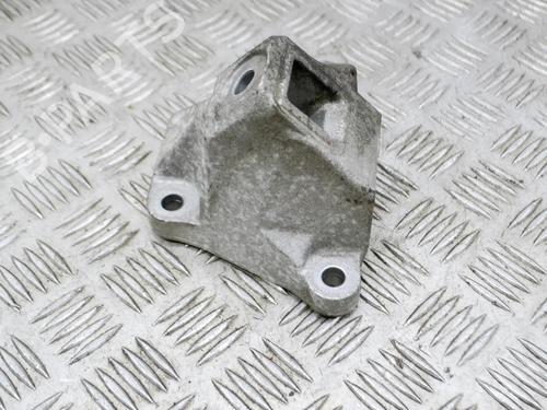 Used Engine mount BMW 5 (F10) 550 i (449 hp) 14640108