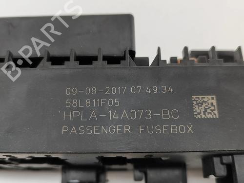 Fuse box LAND ROVER DISCOVERY V (L462) 3.0 D 4x4 | BP16944826E1