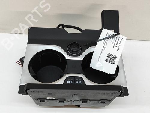 Used Cup/Object holder BMW X7 (G07) xDrive 40 d Mild-Hybrid (340 hp) 27797351