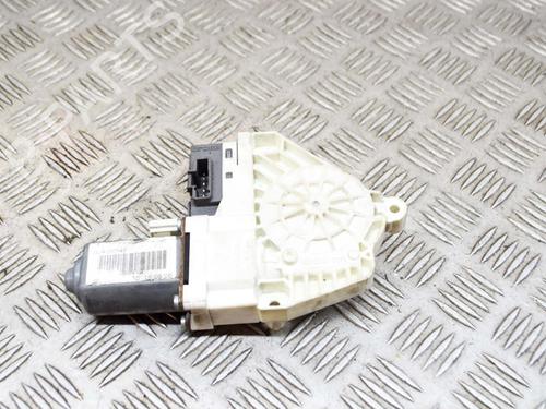Right front window motor LAND ROVER DISCOVERY III (L319) 2.7 TD 4x4 | BP8843373E20 