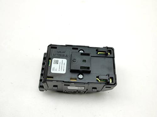 Right front window switch TESLA MODEL Y (5YJY) Long Range All-wheel Drive | BP38565419I26 - Image 2