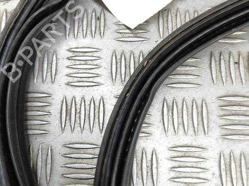 Gummiliste INFINITI Q30 1.6 | BP28564100C142 