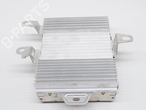 Elektronische module TESLA MODEL Y (5YJY) EV Performance All-wheel Drive | BP28547798M83 