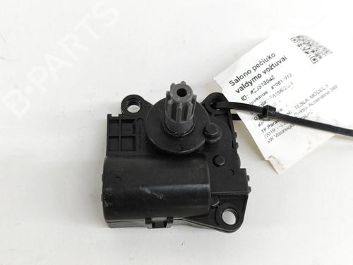 Elektronische module TESLA MODEL Y (5YJY) EV Performance All-wheel Drive | BP28687086M83 