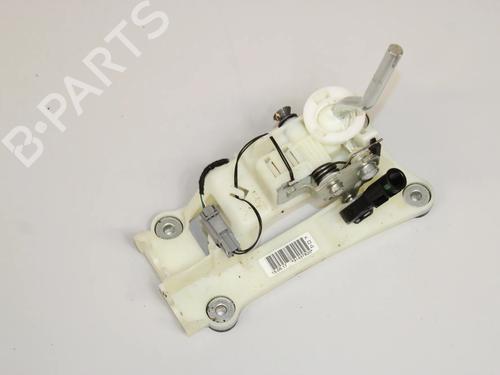 Used Gear lever Gear lever VOLVO V60 I (155) D2 (120 hp) 33380948 33380948