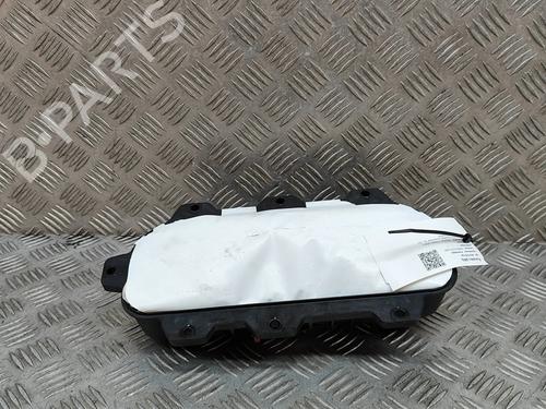 knee-airbag-jaguar-f-pace-x761-30-sdv6-awd-gx73044a74bc-2015-16945658 main image