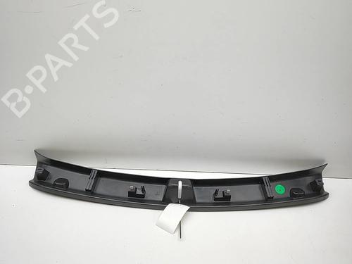 Pynteliste til bagklap TESLA MODEL Y (5YJY) Long Range All-wheel Drive | BP38565476C151 - Image 2