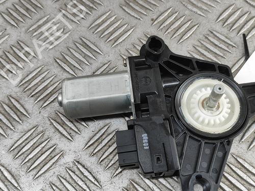Right rear window motor MERCEDES-BENZ C-CLASS T-Model (S205) C 300 BlueTEC Hybrid / h (205.212) | BP28194889E22 