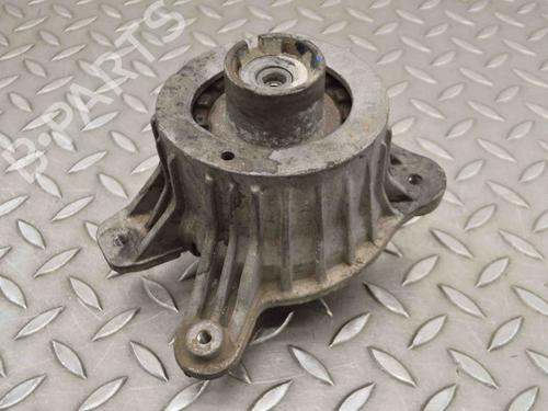 Used Engine mount MERCEDES-BENZ E-CLASS (W213) E 220 d (213.004) (194 hp) 30229722