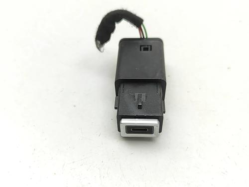 Used Electronic module Electronic module PEUGEOT 3008 III (KA_, KB_, KC_) e-210 (KCZKZX) (213 hp) 33962536 33962536