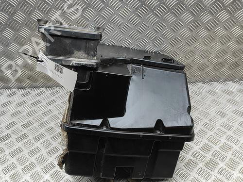 Used Fuse box VW TRANSPORTER T6 Van (SGA, SGH, SHA, SHH) 2.0 TDI (90 hp) 29920663