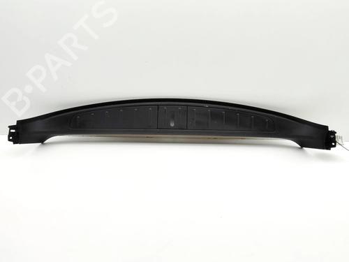 Used Tailgate trim Tailgate trim TESLA MODEL X (5YJX) P90D AWD (772 hp) 36470658 36470658