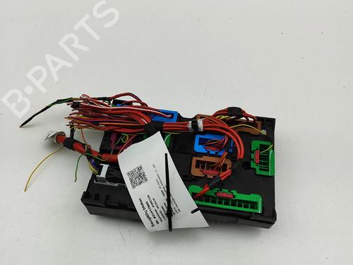 Used Fuse box BMW X7 (G07) xDrive M 50 d (400 hp) 28562992