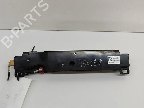 Antenne/Base TESLA MODEL 3 (5YJ3) EV Performance AWD (462 hp) 28431268