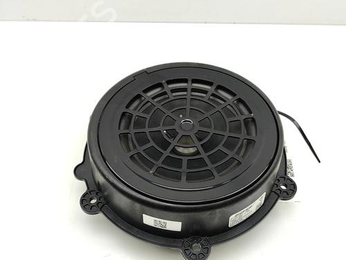 speaker-porsche-taycan-cross-turismo-y1b-2020-33384532 main image