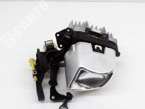 left-front-fog-light-audi-a4-b9-8w2-8wc-14-tfsi-audi-1305715345-2015-6774859 main image