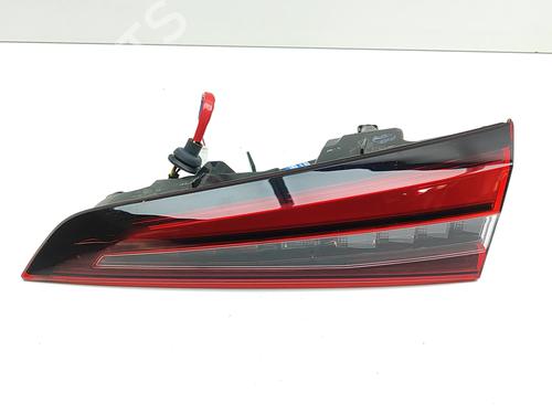 Used Right tailgate light TOYOTA COROLLA Estate (_E21_) 1.8 Hybrid (ZWE211) (98 hp) 29812655