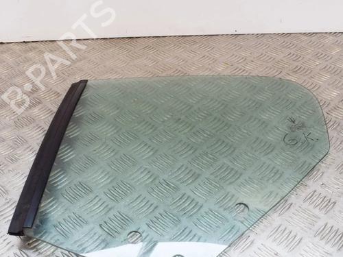 front-left-quarter-glass-maserati-grancabrio-47-43r001582e000228-2010-6742577 main image