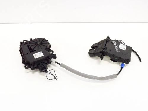 Used Tailgate lock LAND ROVER RANGE ROVER SPORT II (L494) 3.0 SDV6 4x4 (306 hp) 6760588