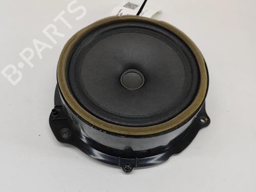 speaker-jaguar-xe-x760-2015-24819190 main image