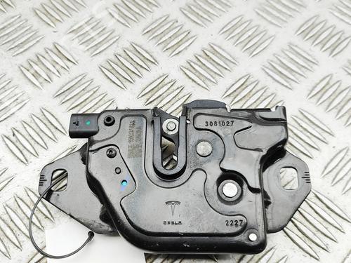 Used Hood lock Hood lock TESLA MODEL Y (5YJY) Long Range All-wheel Drive (514 hp) 33394405 33394405