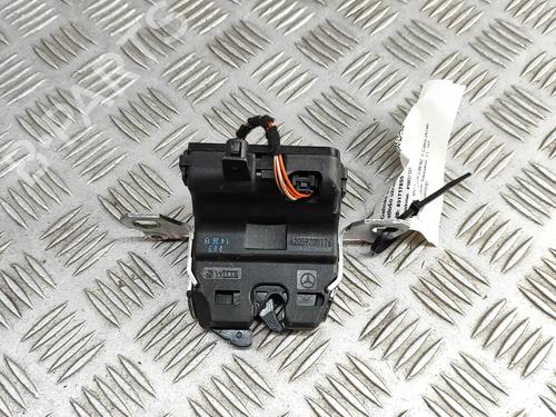 switch-mercedes-benz-e-class-convertible-a238-2017-28387970 main image