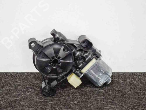 Rudehejsemotor bagstkærm højre AUDI A4 B9 Avant (8W5, 8WD) 2.0 TDI (150 hp) 6745746