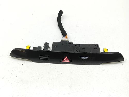 Used Warning switch HYUNDAI TUCSON (TL, TLE) 1.6 CRDi (136 hp) 30754514