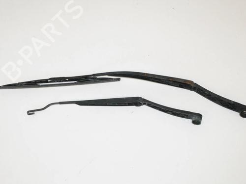 Used Front windshield wiper arm Front windshield wiper arm 33360930 33360930
