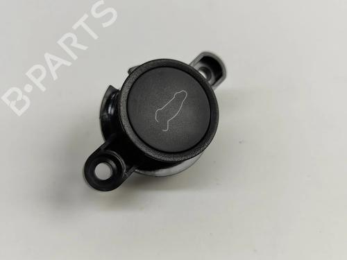 switch-tesla-model-y-5yjy-2019-27789804 main image