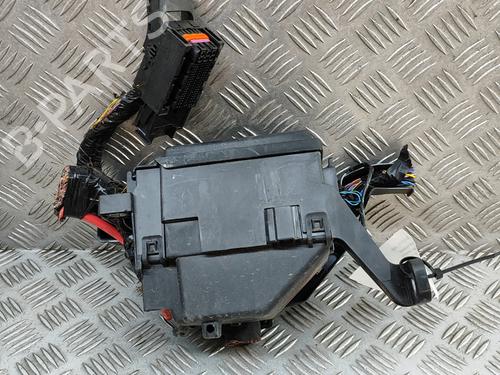 Used Fuse box JAGUAR F-PACE (X761) 2.0 P400e Plug-in Hybrid (404 hp) 28275650