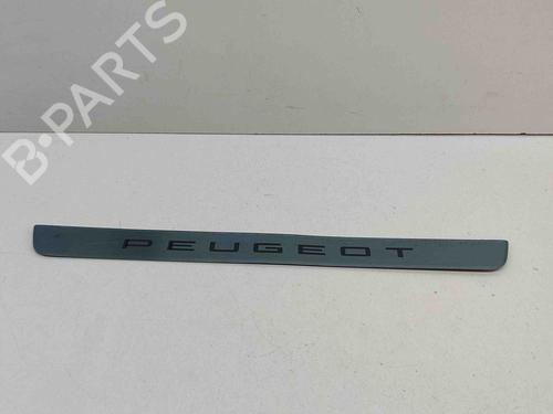 Used Step PEUGEOT 2008 II (UD_, US_, UY_, UJ_, UR_, UC_) 1.2 PureTech 130 (USHNS, URHNS) (130 hp) 28553187