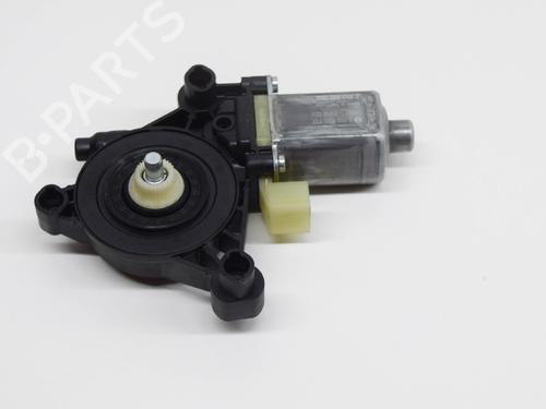 Used Left front window motor AUDI Q2 (GAB, GAG) 1.6 TDI (115 hp) 6768341