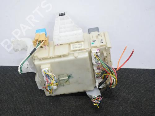 Used Fuse box Fuse box 6757579 6757579