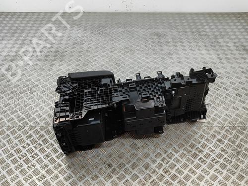 Middle console LAND ROVER DISCOVERY V (L462) 3.0 Td6 4x4 | BP30130567I22 