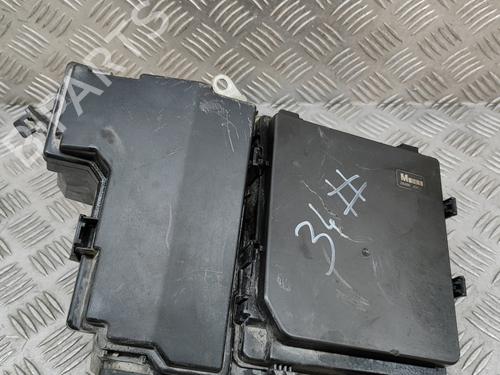 Used Fuse box NISSAN X-TRAIL II (T31) 2.0 dCi 4x4 (150 hp) 26129854