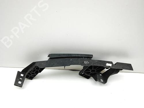 Used Right headlight support Right headlight support 38018105 38018105