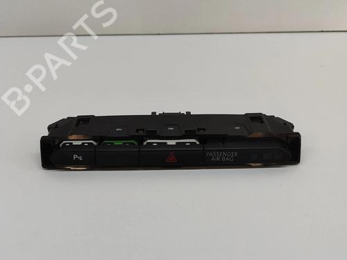 switch-vw-passat-b8-variant-3g5-cb5-2014-23248810 main image