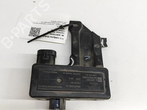 Used Electronic module Electronic module PEUGEOT 5008 III (KA_, KB_, KC_) e-210 (213 hp) 33291348 33291348