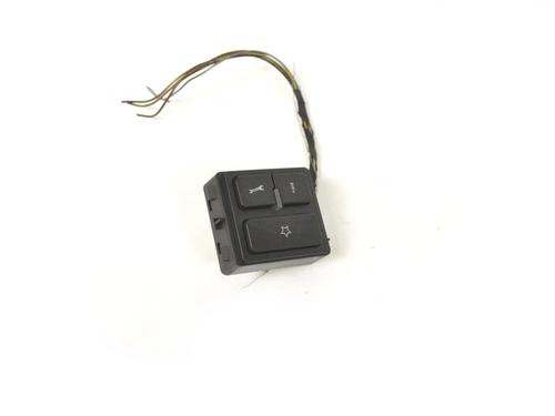 switch-vw-passat-b7-variant-365-2010-2011-2012-2013-2014-2015-33348408 main image