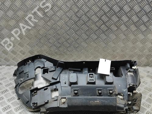 rear-bumper-bracket-land-rover-discovery-v-l462-2016-33379328 main image
