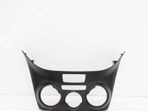 other-peugeot-2008-i-cu_-12-vti-1096632x-2013-6743366 main image